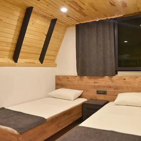 Ay-ra Appartement *
